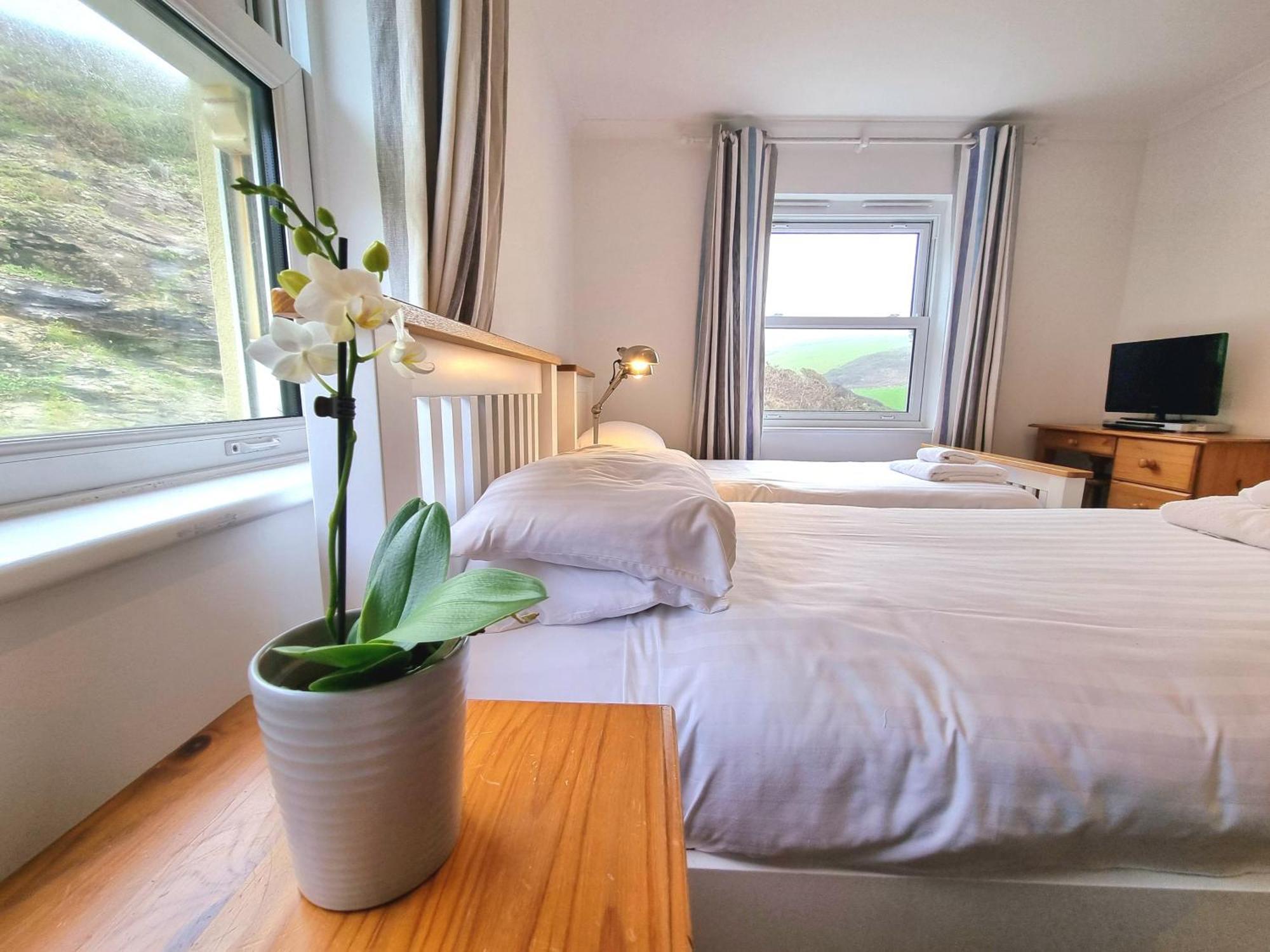 Beachcombers Apartments New Quay Екстериор снимка