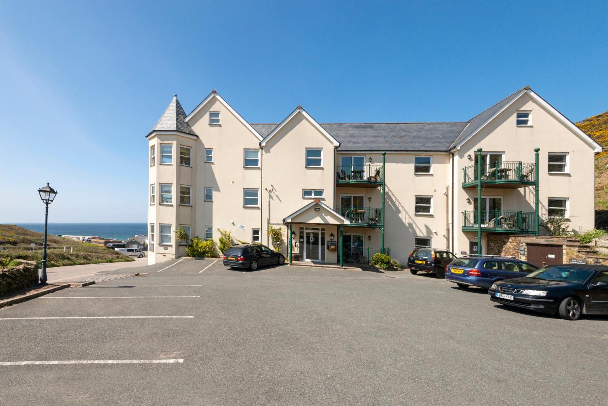 Beachcombers Apartments New Quay Екстериор снимка