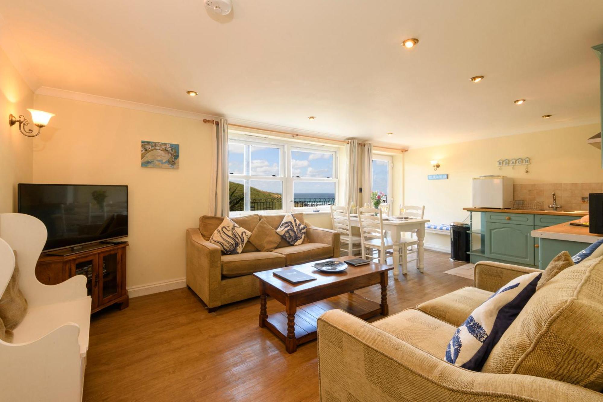 Beachcombers Apartments New Quay Екстериор снимка