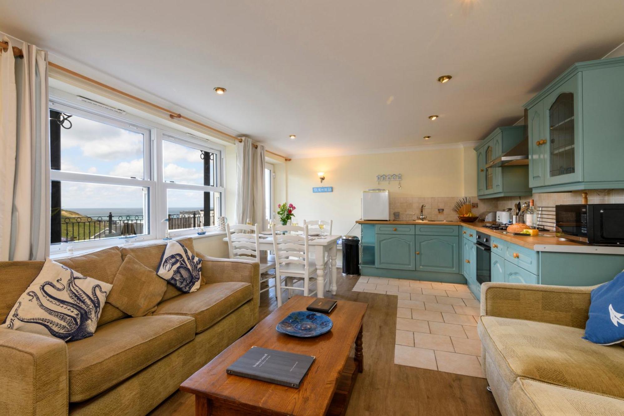 Beachcombers Apartments New Quay Екстериор снимка