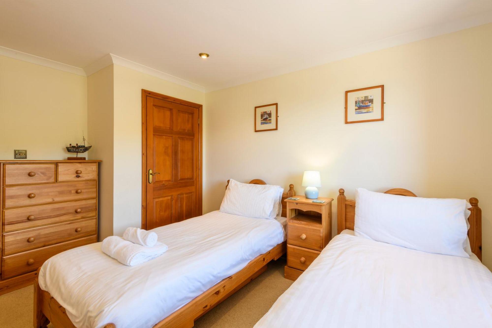 Beachcombers Apartments New Quay Екстериор снимка
