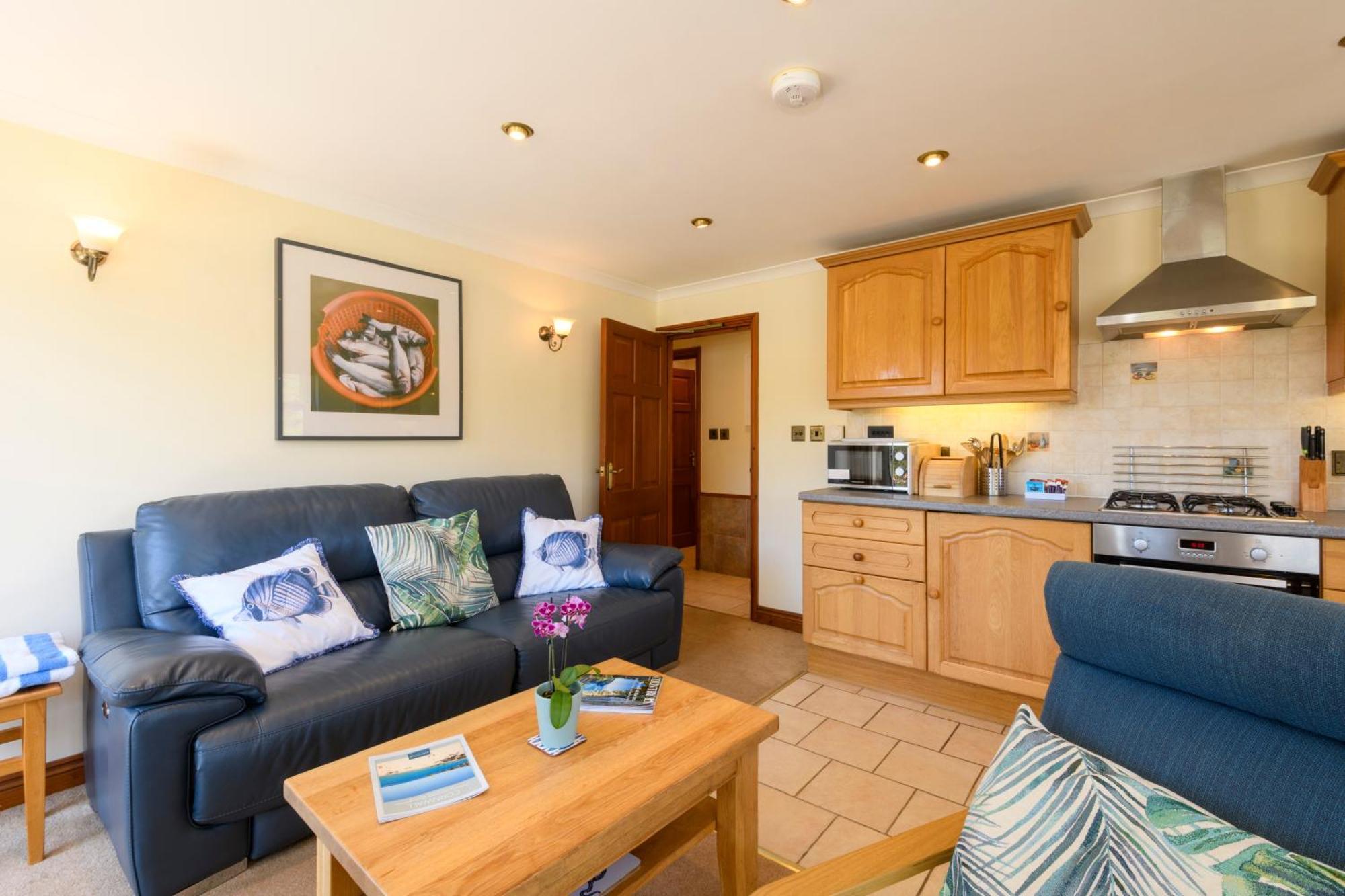 Beachcombers Apartments New Quay Екстериор снимка