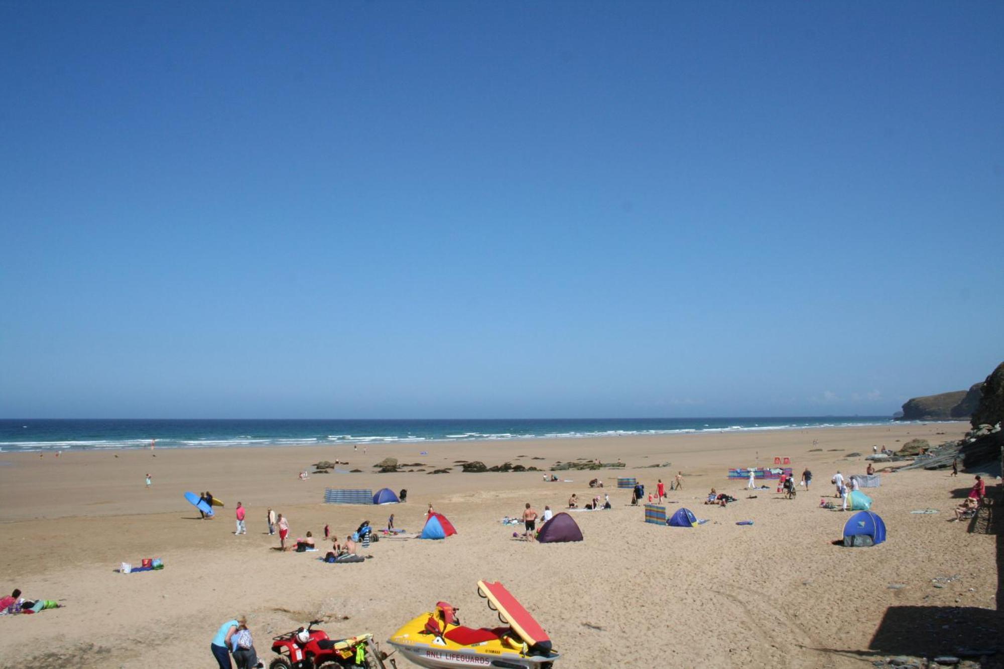 Beachcombers Apartments New Quay Екстериор снимка
