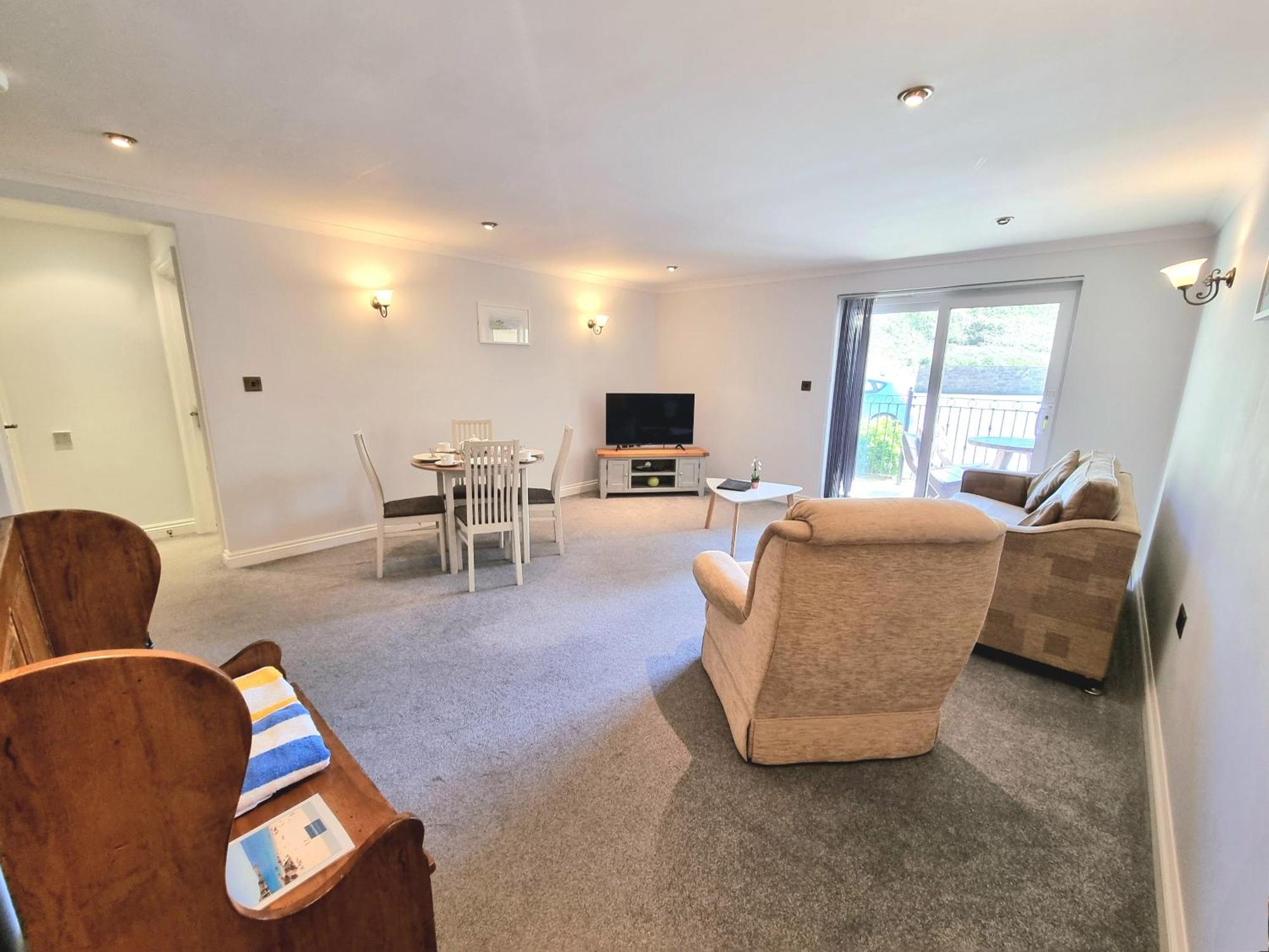 Beachcombers Apartments New Quay Екстериор снимка