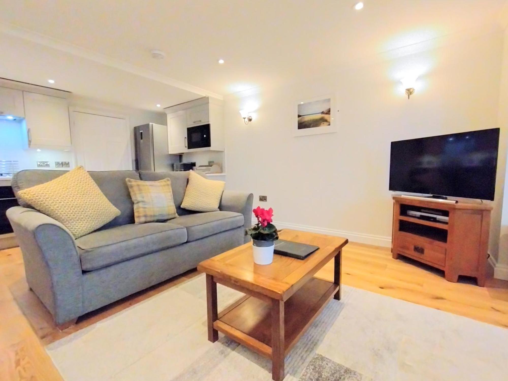 Beachcombers Apartments New Quay Екстериор снимка